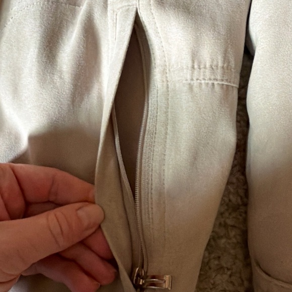 Gallery Light Beige Hooded Trench Coat - Picture 6 of 9